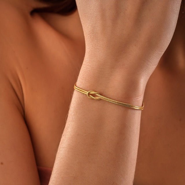 Love Knot Bracelet | Adjustable | Minimalist | Golden Bracelet | Women's Bracelet-Allison Arch